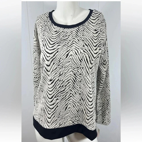 NWT Liz Claiborne M Black White Boat Neck Back Zip Zebra Print Pullover Sweater - Picture 1 of 6